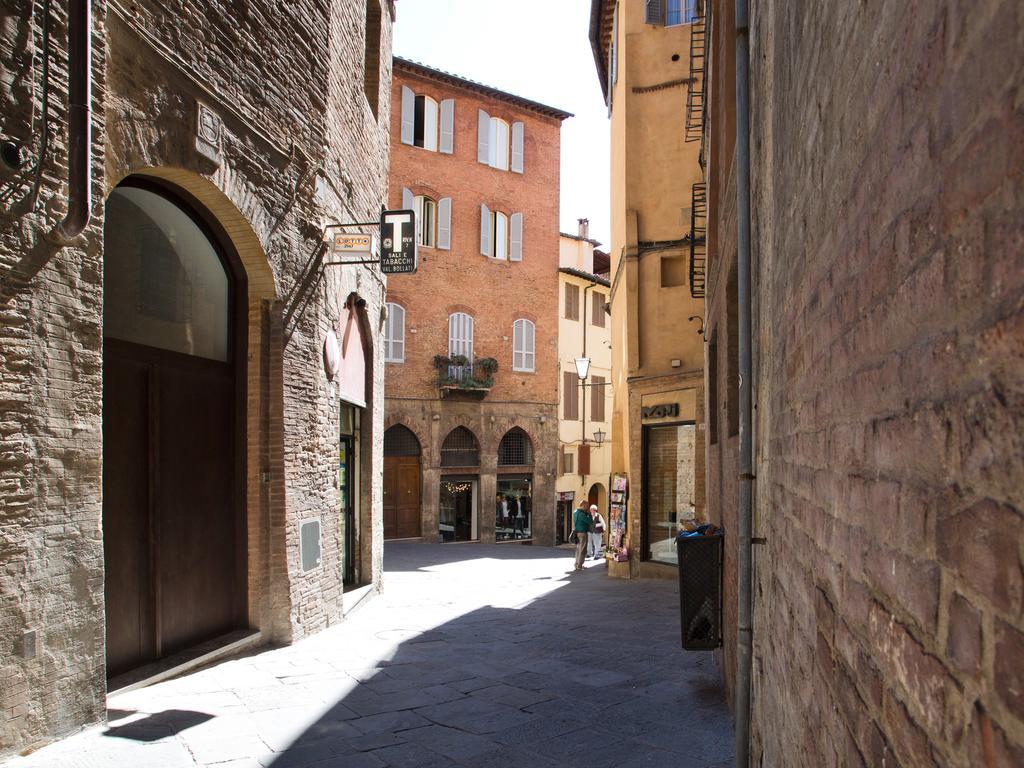 Il Tolomei - Central In The Middle Of Main Street Siena Szoba fotó